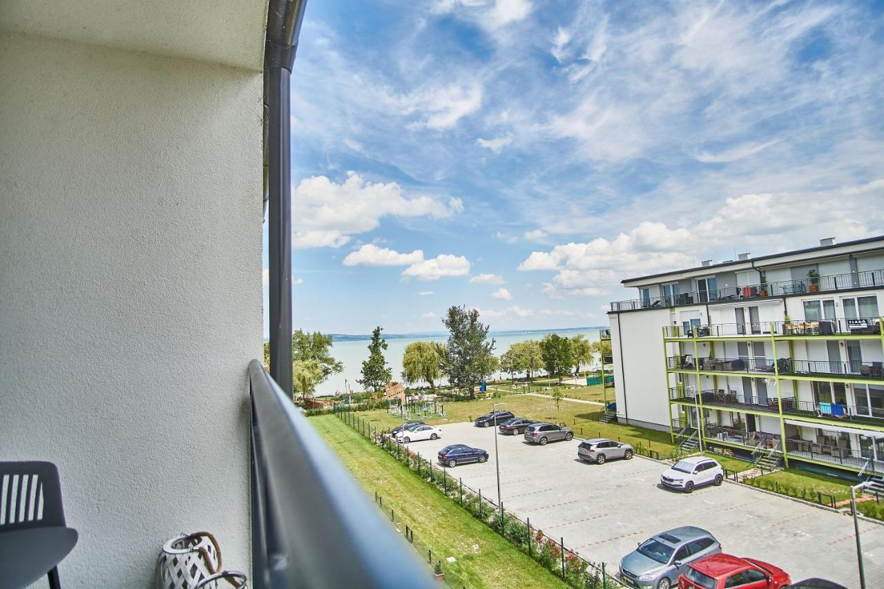 Catamaran Apartments - Hostaid Siofok Exterior photo